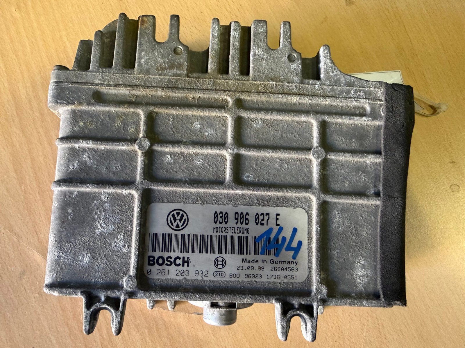 Računalnik motorja (ECU) Bosch MP9.0 – 030906027E / 0261203931