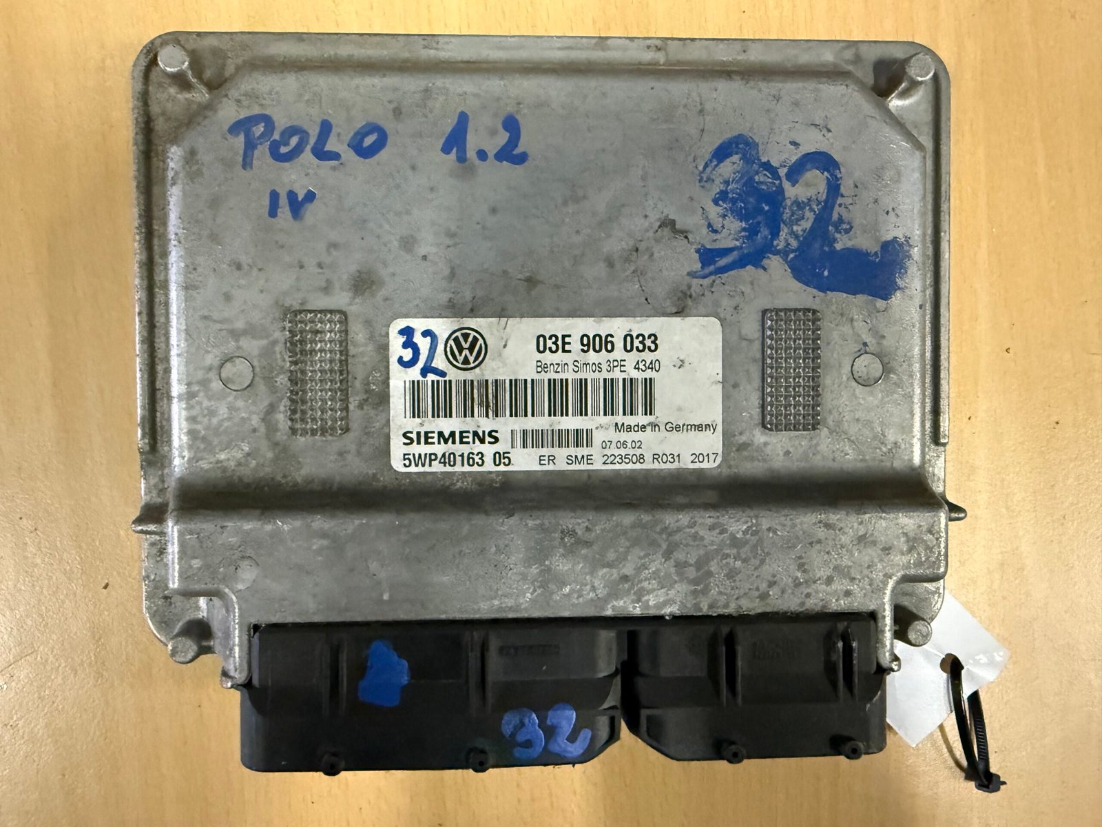 Računalnik motorja (ECU) Siemens Simos 3PE – 03E906033