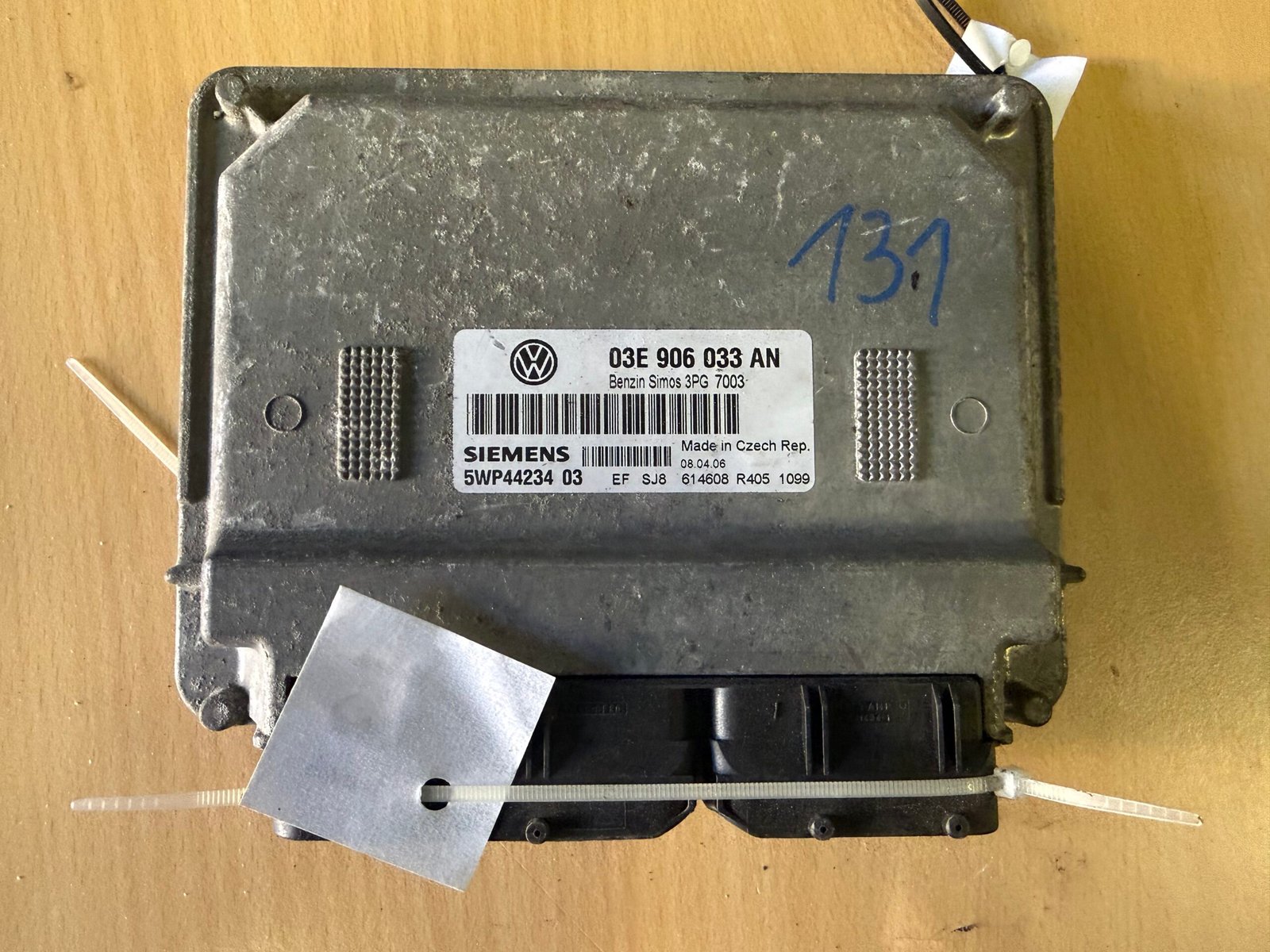 Računalnik motorja (ECU) Siemens Simos 3PG – 03E906033AN